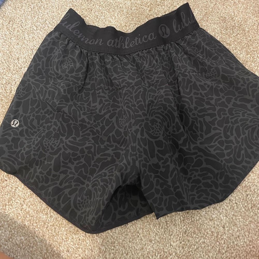 Lululemon Black Reversible Shorts Size 4